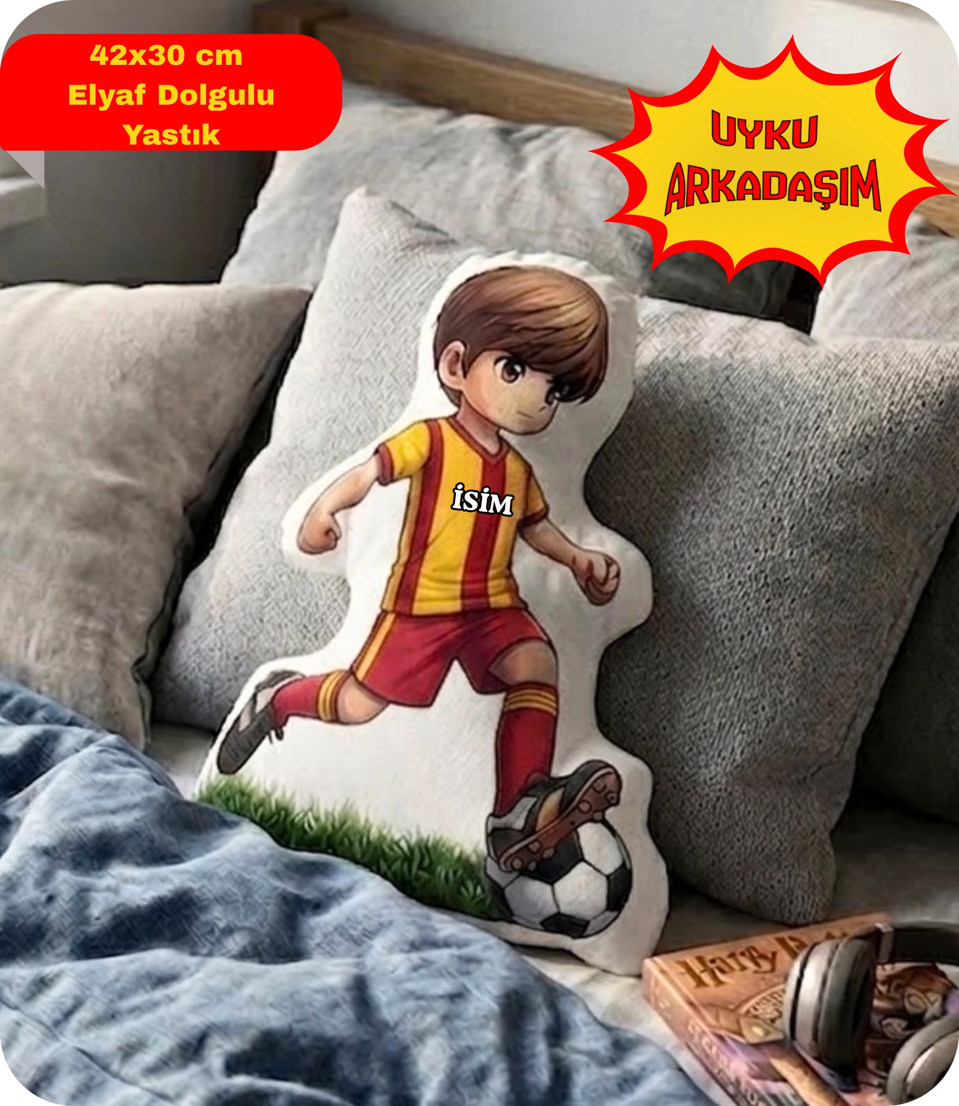 Taraftar Yastık Sarı Kırmızı Formalı Futbolcu Figür İsimli Yastık Çift Yön Baskılı Yastık 42x30cm