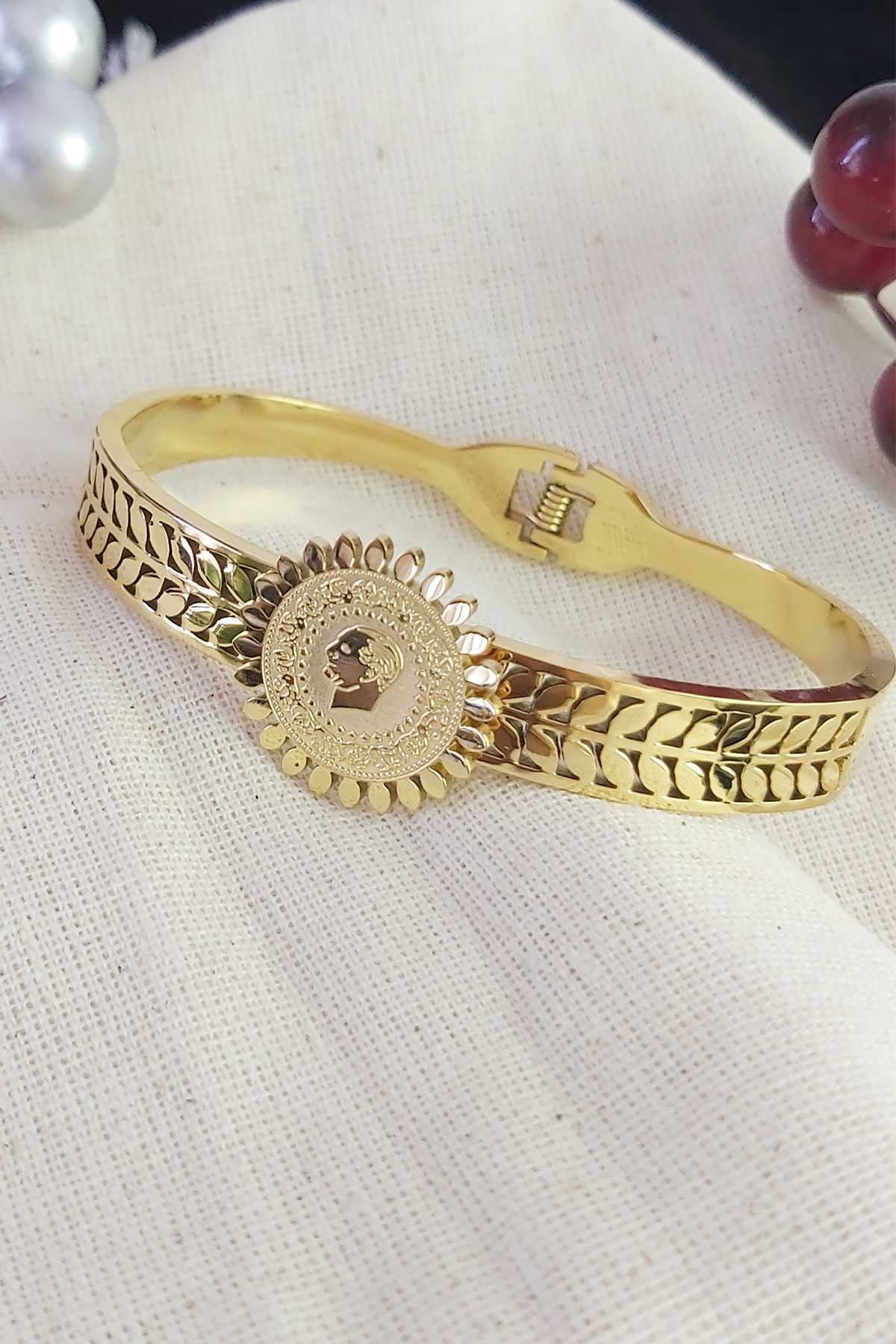 Altın Kaplama Çeyrek Çelik Kelepçe 19,5cm