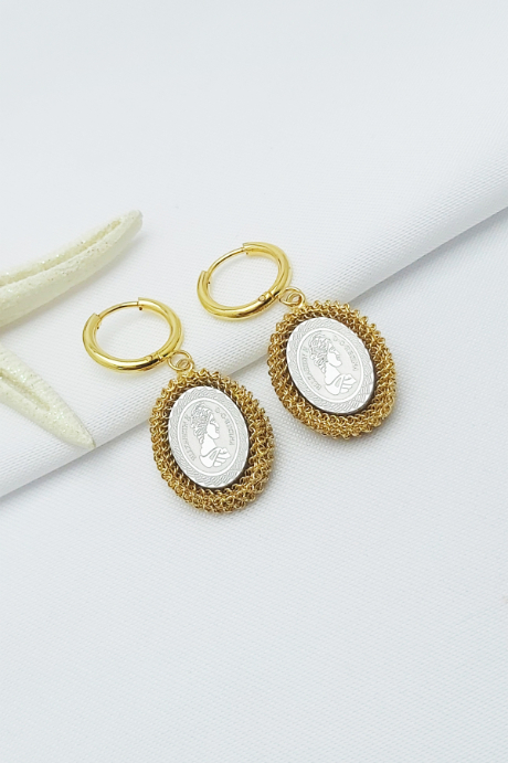 Altın Kaplama Kraliçe II. Elizabeth Antik Çelik Küpe 3,5 cm